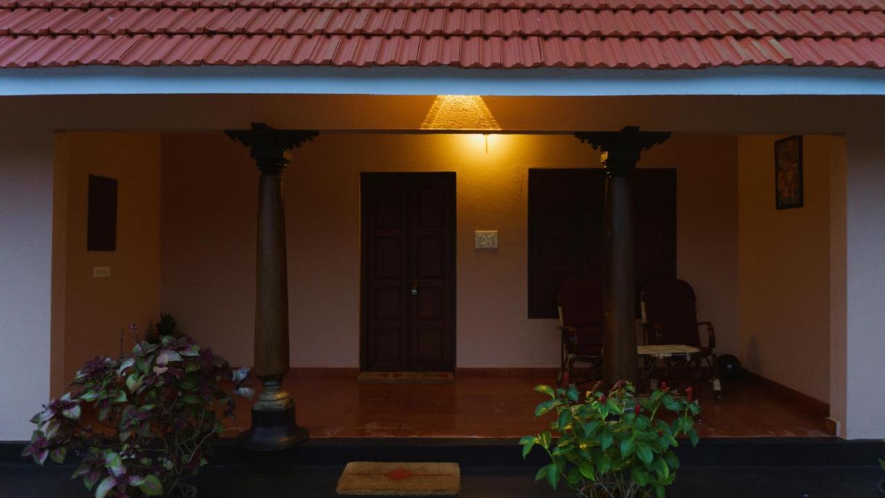 Canalview Private Cottage Azhikkal Ayiram Thengu Panmana Εξωτερικό φωτογραφία