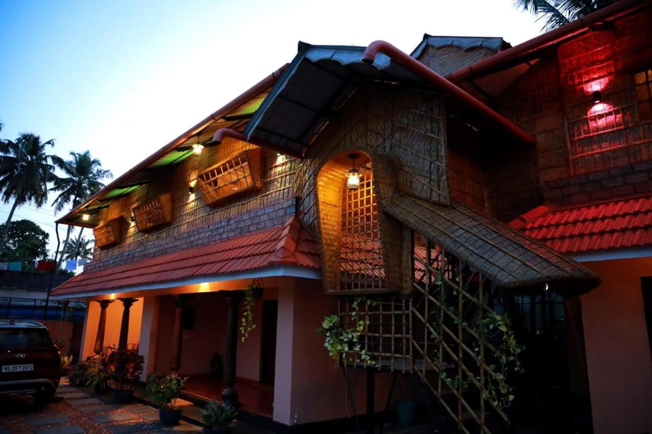 Canalview Private Cottage Azhikkal Ayiram Thengu Panmana Εξωτερικό φωτογραφία